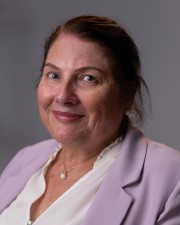 Head and shoulder image of Professor Roxanne Bainbridge