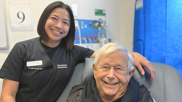 Renal nurse an older male patient