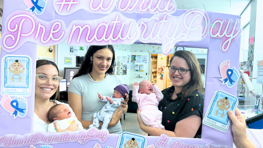 Group picture of mums and buba